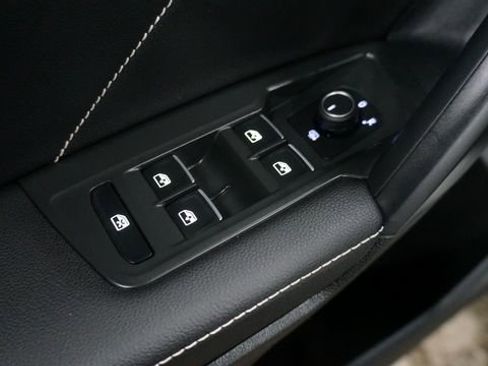 Certified 2023 Volkswagen Tiguan SE image 30