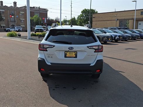 Certified 2025 Subaru Outback Premium image 6