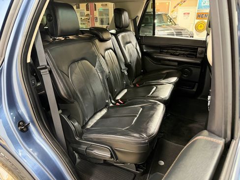 Used 2018 Ford Expedition Platinum AWD/4WD image 18