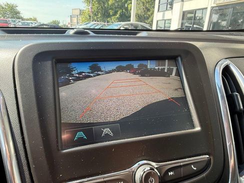 Used 2018 Chevrolet Equinox LT image 32