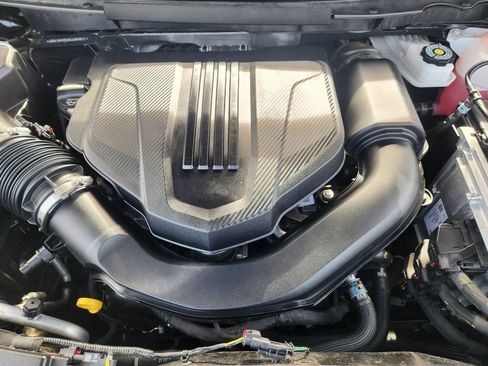 Used 2025 GMC Acadia Elevation FWD image 32