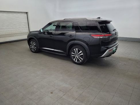 Used 2022 Nissan Pathfinder Platinum w/ Lighting Package (N93) AWD/4WD image 3