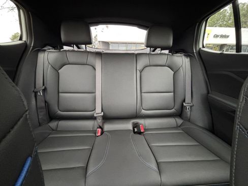 Used 2025 Buick Envista Sport Touring image 38