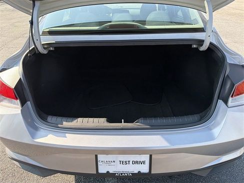 Used 2021 Hyundai Elantra SE image 13