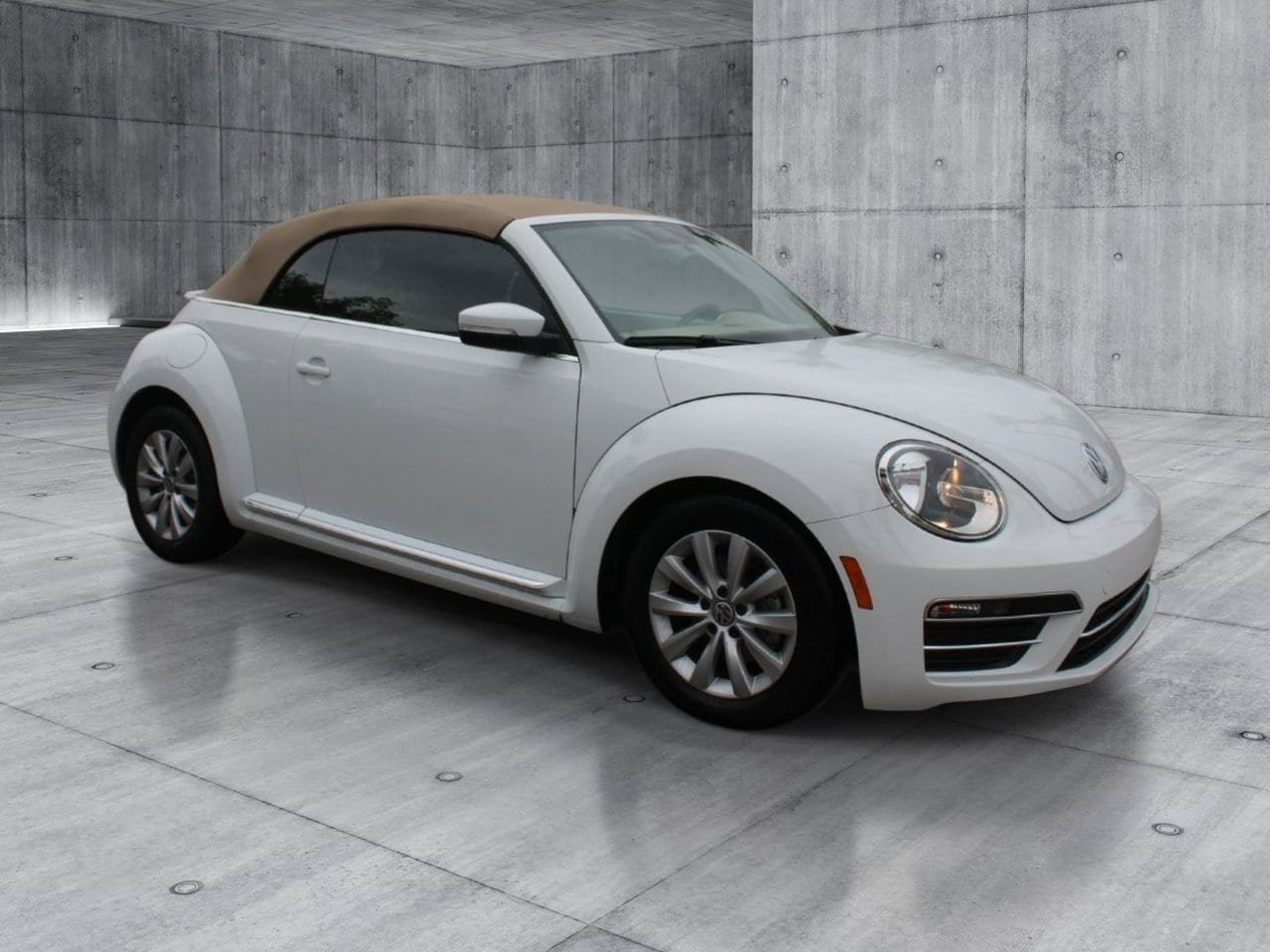 Used 2019 Volkswagen Beetle 2.0T S FWD image 7