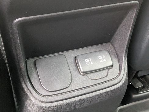 Used 2019 Subaru Ascent Premium AWD/4WD image 16