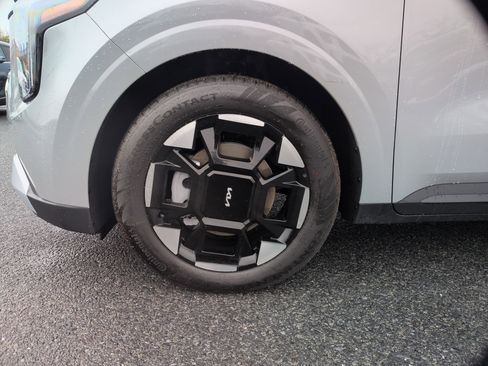 New 2026 Kia Carnival EX image 16