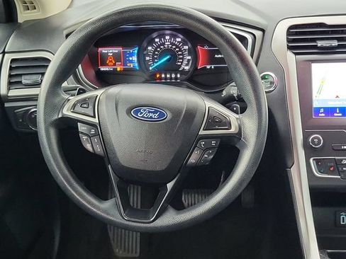 Used 2020 Ford Fusion SE AWD/4WD image 26