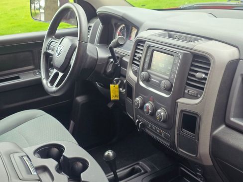 Used 2017 RAM 2500 Tradesman w/ Chrome Appearance Group image 17