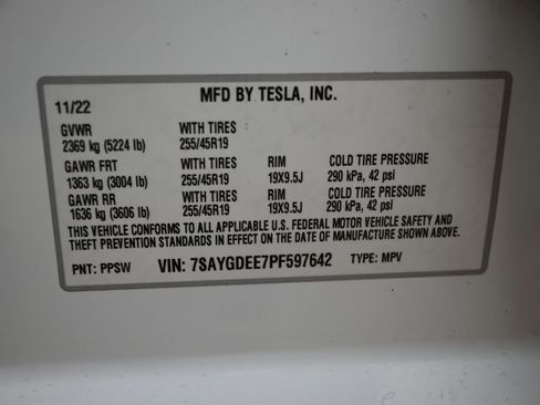 Used 2023 Tesla Model Y Long Range AWD/4WD image 40