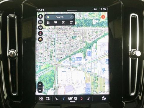 Used 2025 Volvo XC40 B5 Core image 23