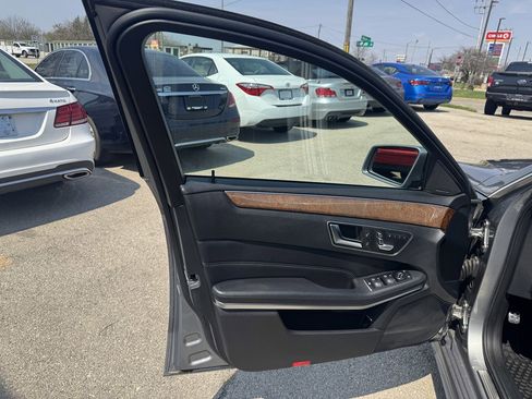 Used 2014 Mercedes-Benz E 350 4MATIC Sedan image 23