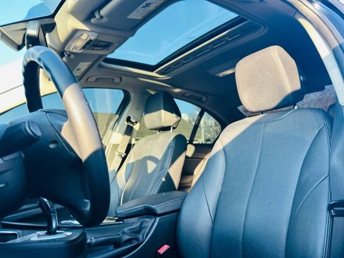 Used 2018 BMW 320i xDrive Sedan w/ Premium Package image 37