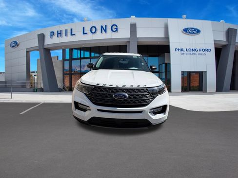 Used 2022 Ford Explorer XLT w/ Equipment Group 202A AWD/4WD image 9