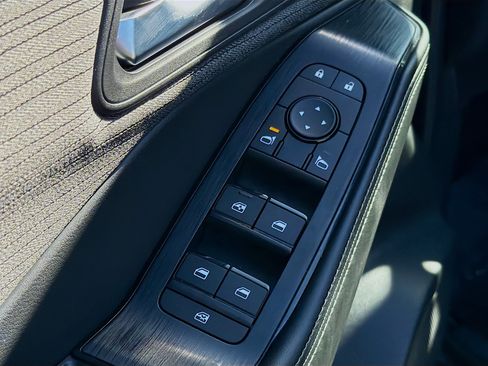 Used 2022 Nissan Rogue SV image 21