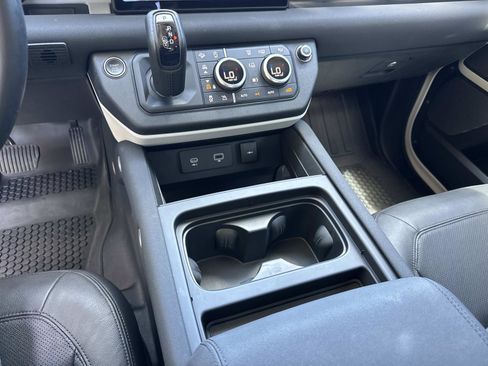 Used 2023 Land Rover Defender 90 SE AWD/4WD image 21