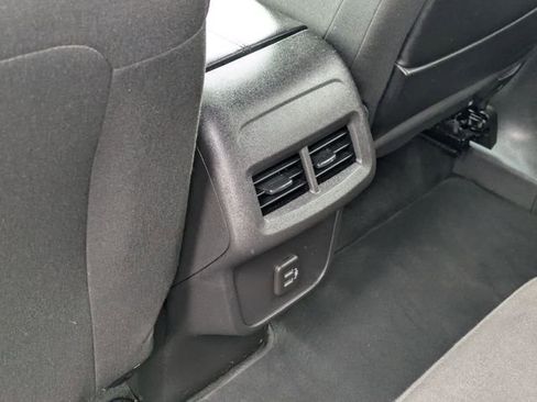 Used 2024 GMC Terrain SLE w/ Driver Convenience Package image 30