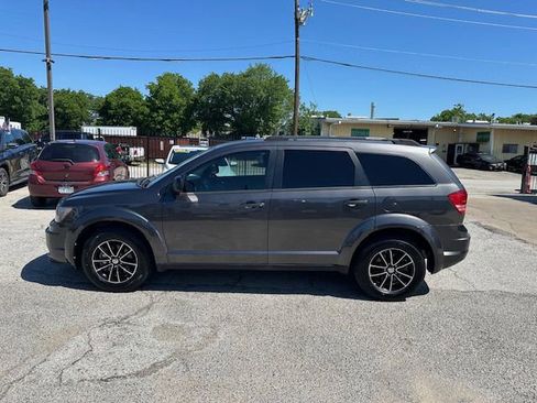 Used 2018 Dodge Journey SE w/ Popular Equipment Group image 3