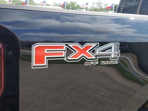 Used 2024 Ford F250 Platinum AWD/4WD image 6