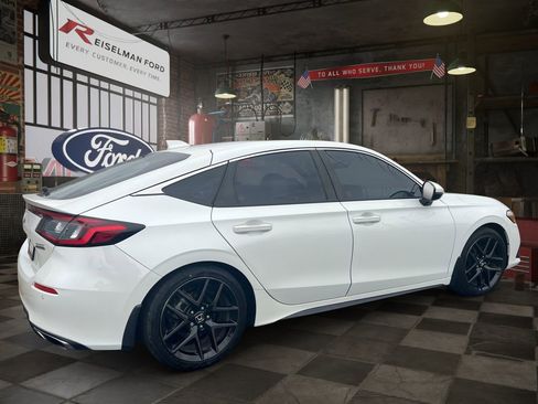 Used 2022 Honda Civic Sport Touring image 6