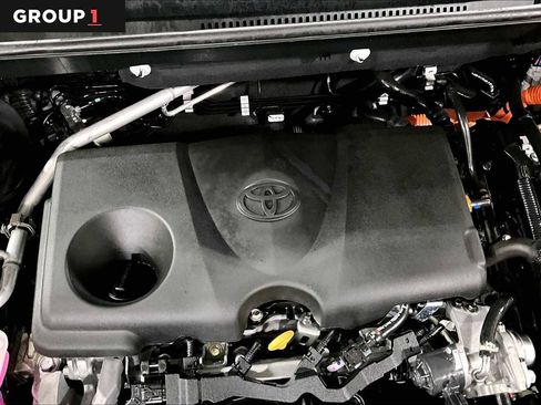 Certified 2025 Toyota RAV4 LE image 33