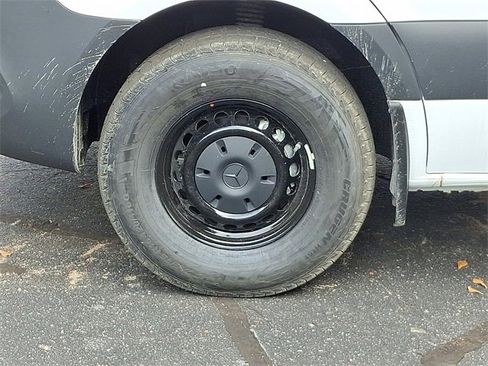 Used 2025 Mercedes-Benz Sprinter 2500 image 8