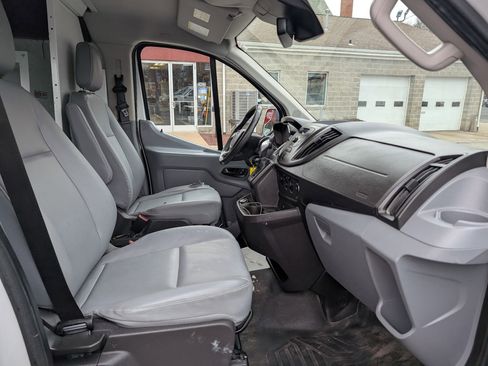 Used 2017 Ford Transit 250 130 Low Roof image 21