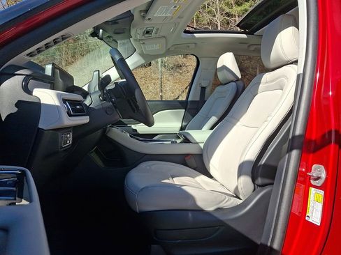 Used 2025 Lincoln Aviator Reserve w/ Illumination Package RWD image 13