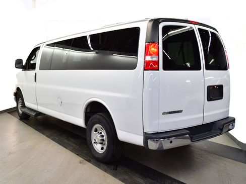 Used 2024 Chevrolet Express 3500 LT w/ LT Preferred Equipment Group RWD image 6