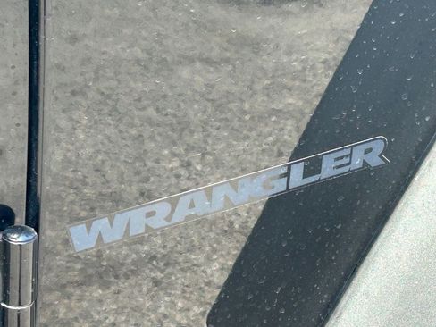 Used 2017 Jeep Wrangler Sport AWD/4WD image 5