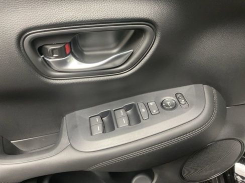 New 2026 Honda HR-V LX image 10