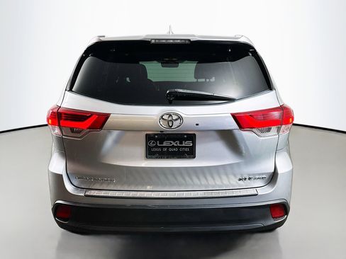 Used 2019 Toyota Highlander XLE image 6