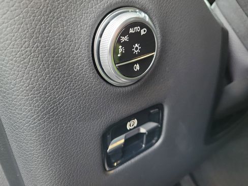 Used 2023 Mercedes-Benz GLC 300 4MATIC image 23