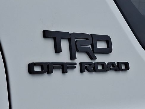Used 2025 Toyota 4Runner TRD Off-Road Premium AWD/4WD image 33