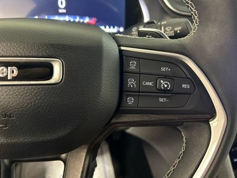 Used 2023 Jeep Grand Cherokee Limited AWD/4WD image 27