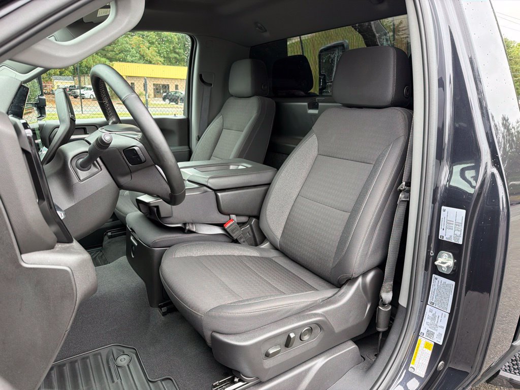 Used 2025 GMC Sierra 2500 SLE AWD/4WD image 18