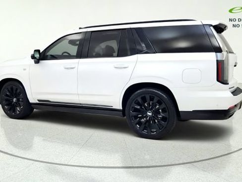 Used 2026 Cadillac Escalade Platinum Sport w/ LPO, ONYX Package AWD/4WD image 5