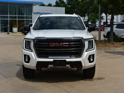 Used 2024 GMC Yukon AT4 w/ AT4 Premium Plus Package AWD/4WD image 2