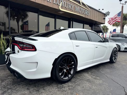 Used 2019 Dodge Charger Scat Pack RWD image 14