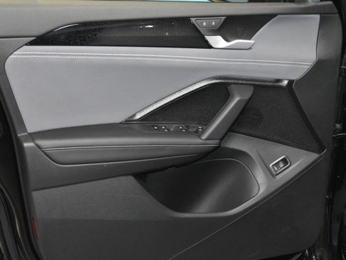 New 2026 Volkswagen Tiguan SE R-Line image 3