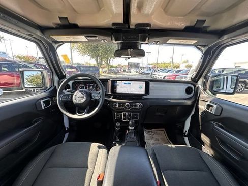Used 2024 Jeep Wrangler Unlimited Sport AWD/4WD image 2