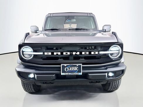 Used 2023 Ford Bronco Outer Banks AWD/4WD image 2