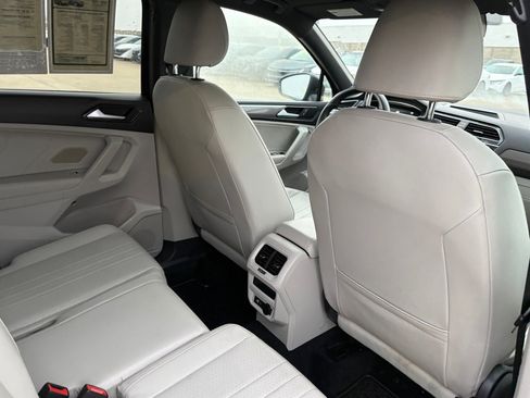 Used 2022 Volkswagen Tiguan SE R-Line image 35