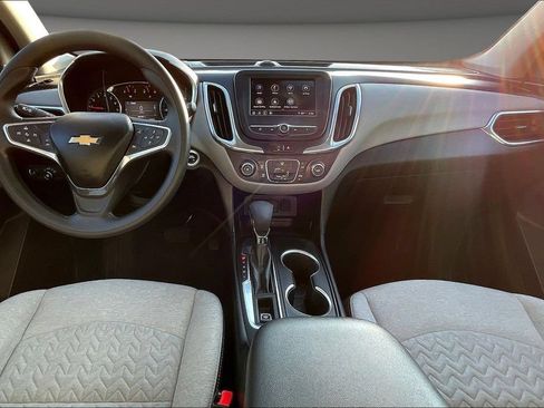Used 2022 Chevrolet Equinox LS w/ LS Convenience Package FWD image 11