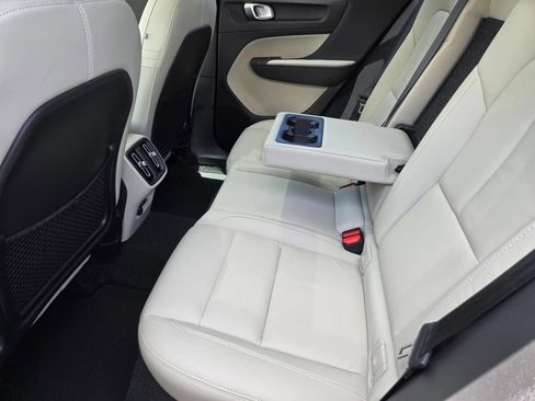 Certified 2023 Volvo XC40 B5 Plus w/ Protection Package Premier AWD/4WD image 20