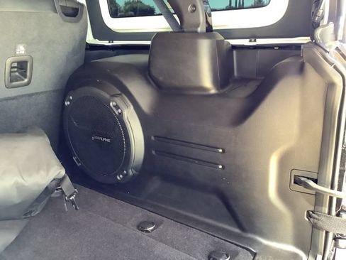 Used 2024 Jeep Wrangler Unlimited Rubicon w/ Technology Group AWD/4WD image 33