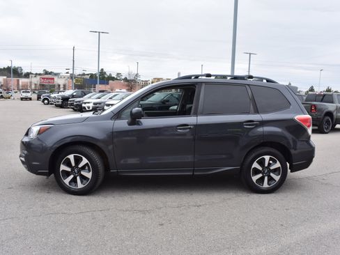 Used 2017 Subaru Forester 2.5i Premium image 6