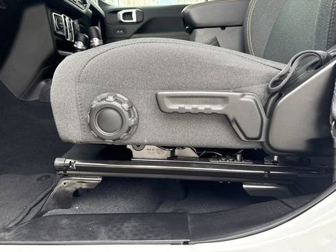 Used 2025 Jeep Wrangler Unlimited Sahara w/ Safety Group image 37