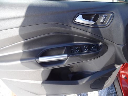 Used 2019 Ford Escape SE image 13