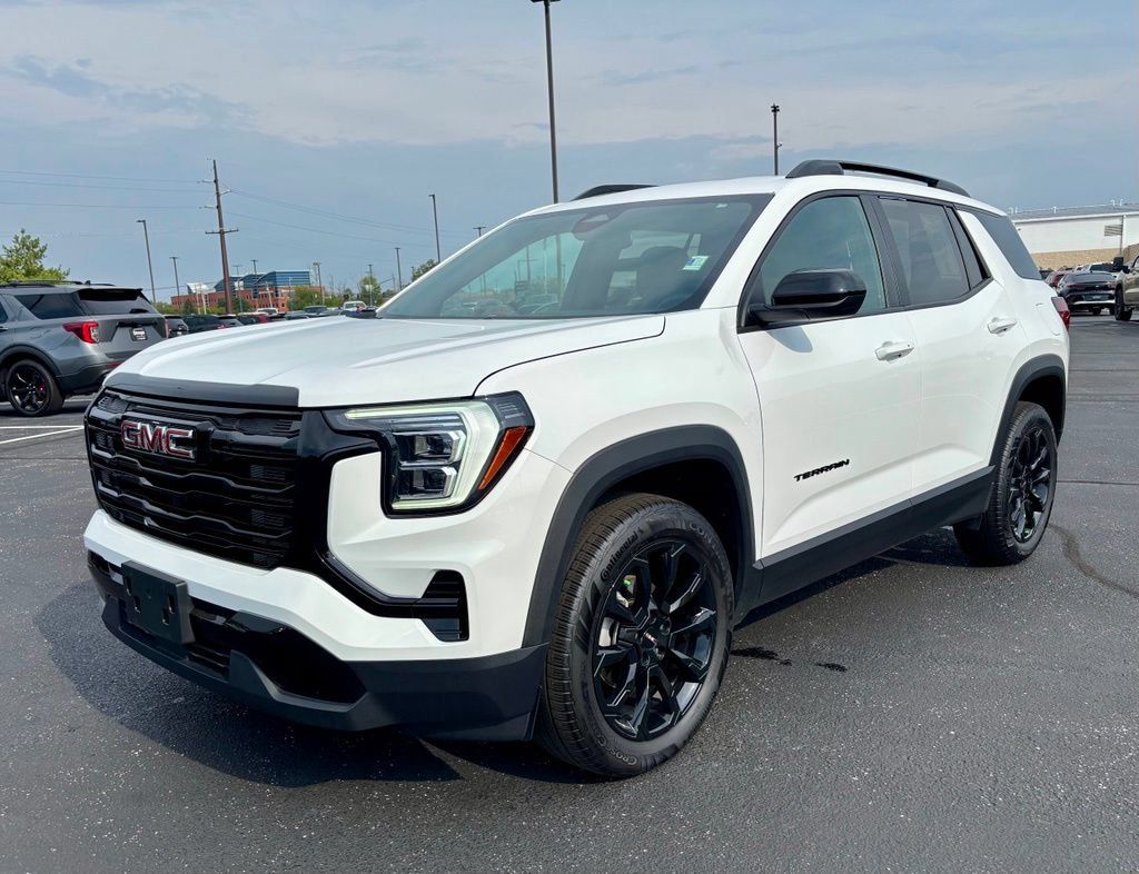 Used 2026 GMC Terrain Elevation w/ Elevation Premium Package AWD/4WD image 3